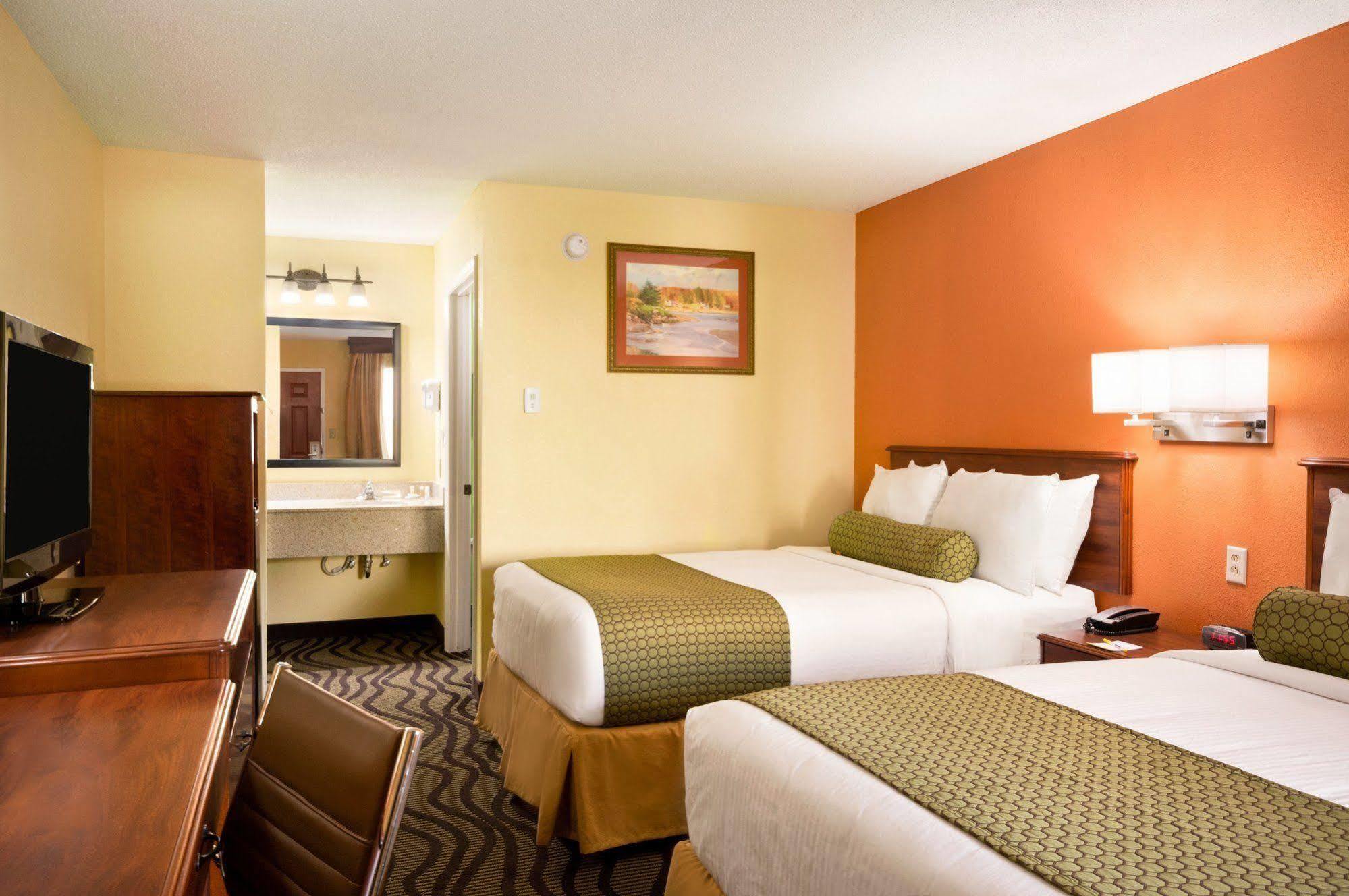 Days Inn By Wyndham Acworth Bagian luar foto